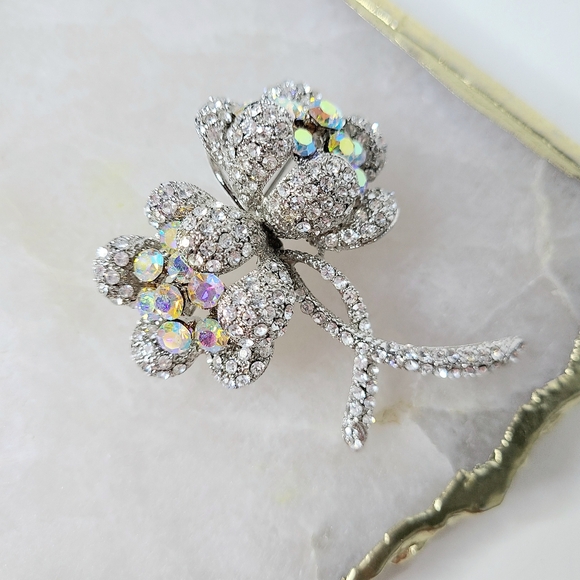 Worth & Douglas Jewelry - Worth & Douglas WD Signed Rhinestone AB Crystal Vintage Floral Pendant Brooch